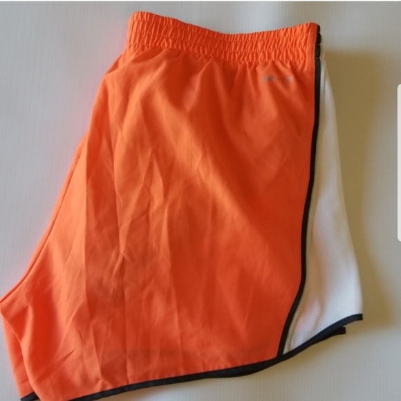 Nike short size L - Picture 5 of 5